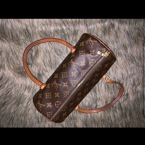 Louis-Vuitton Papillion 26 Mini Pochette